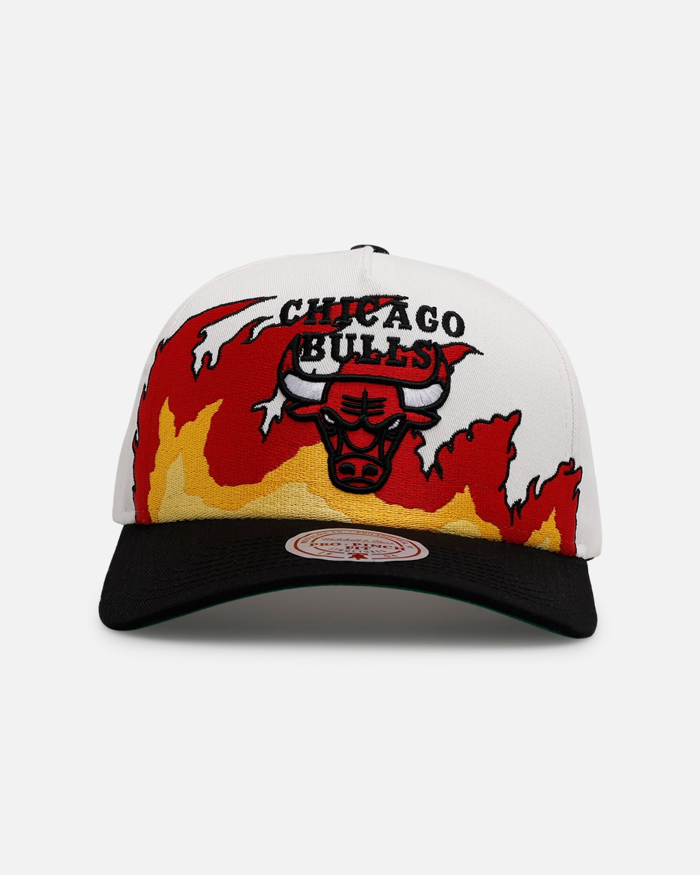 Mitchell & Ness Chicago Bulls 'Flametooth' Pro Pinch Snapback White/Black