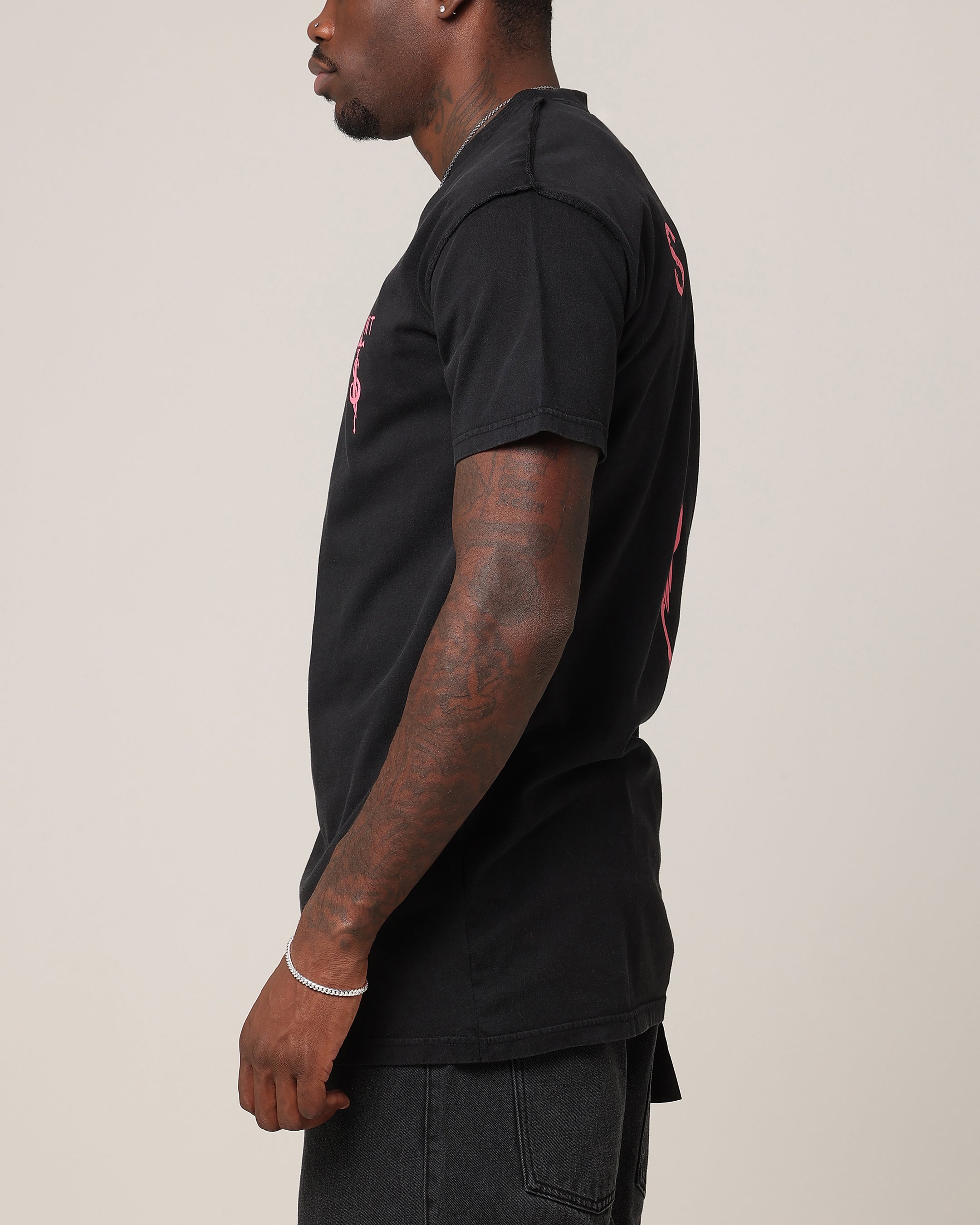 Saint Morta Daggers Lafayette T-Shirt Vintage Black/Pink