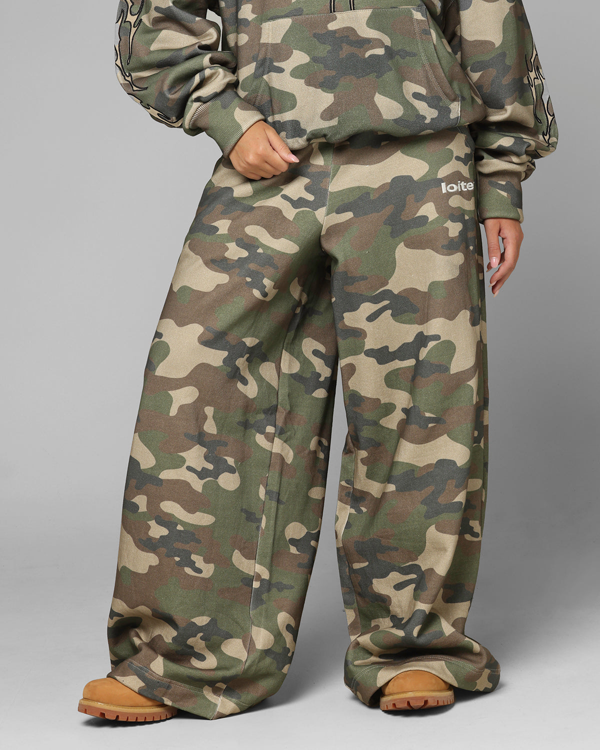 Loiter Ultra Hybrid Sweatpants Camo