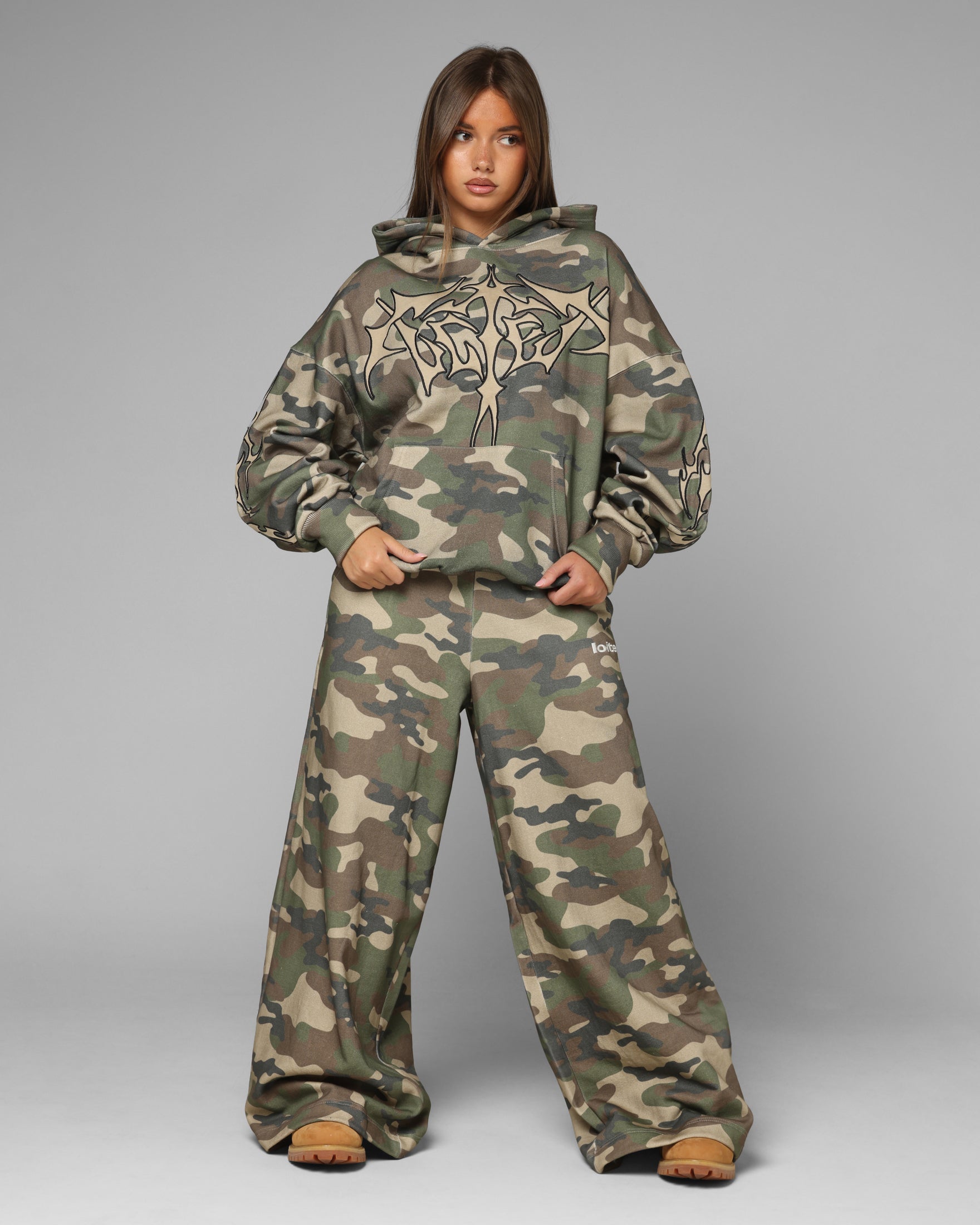 Loiter Ultra Hybrid Sweatpants Camo