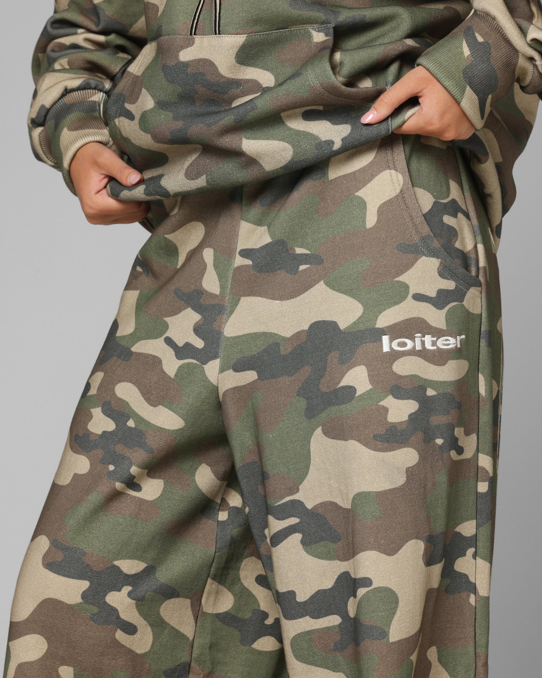Loiter Ultra Hybrid Sweatpants Camo
