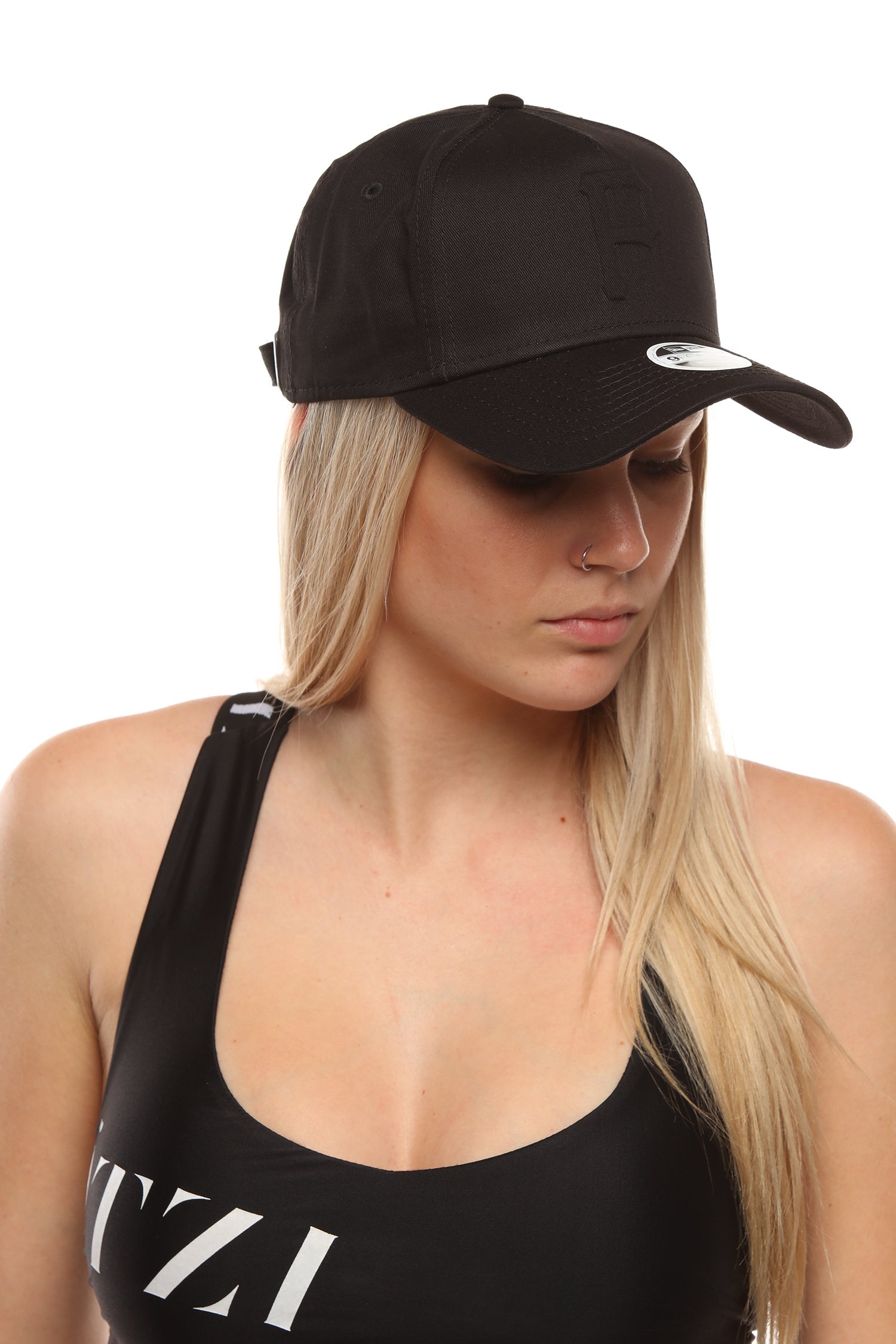 New Era Women's Pittsburgh Pirates 9FORTY A-Frame Embossed Strapback Black/Black