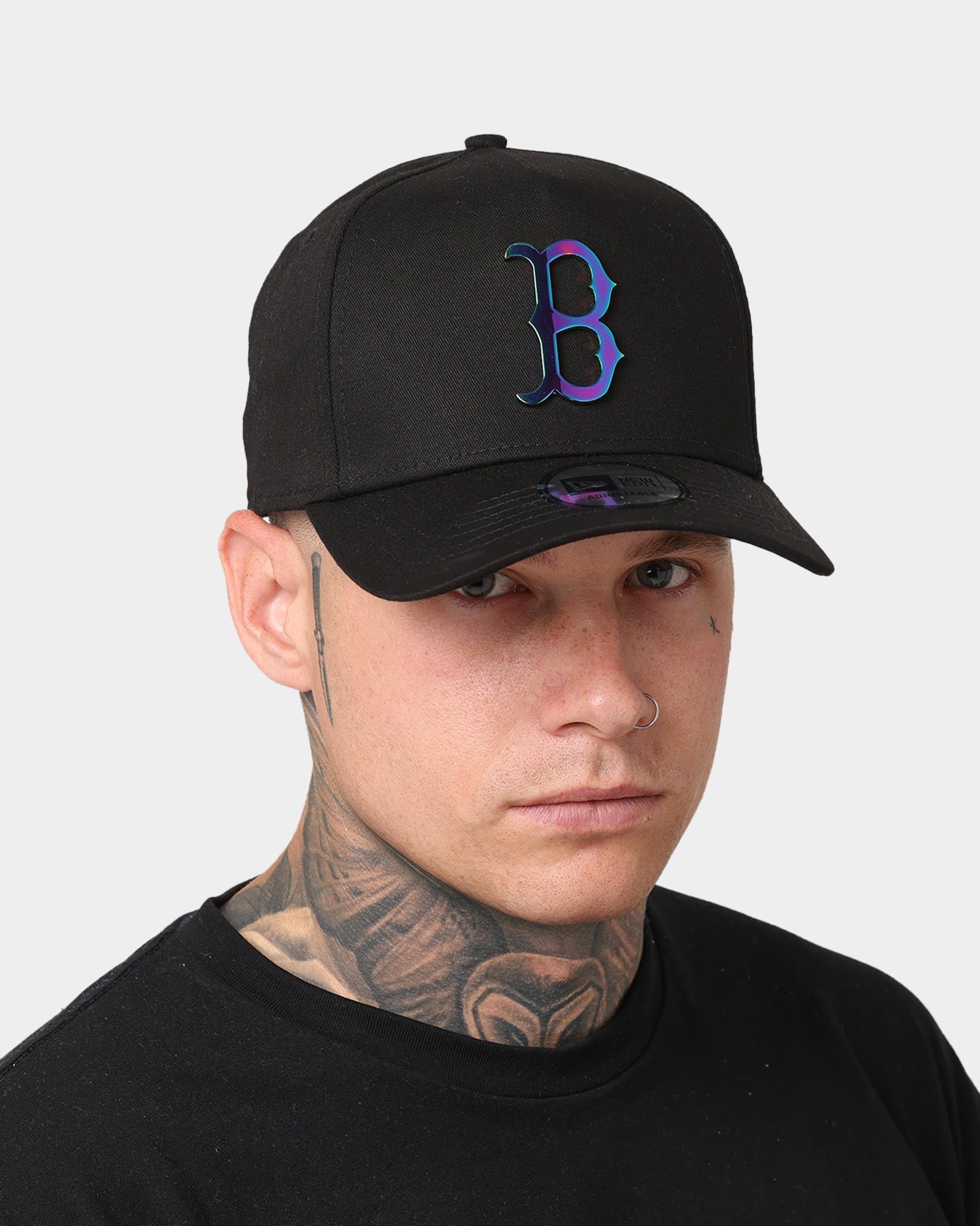 New Era Boston Red Sox Metal Badge 9FORTY K-Frame Snapback Black/Iridescent