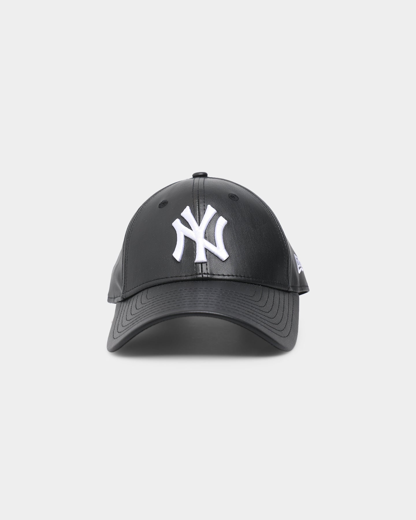 New Era Women's New York Yankees 'PU Leather' 9FORTY Casual Strapback Black/White