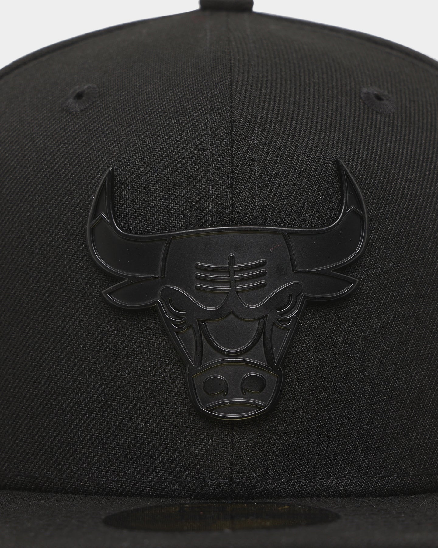 New Era Chicago Bulls 'Metal Badge' 59FIFTY Fitted Black/Black