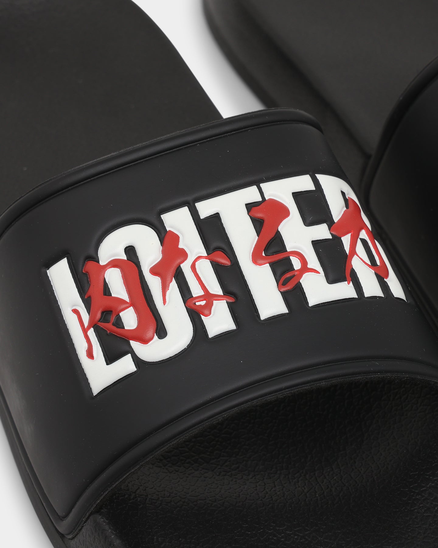 Loiter Honour Slides Black/Red